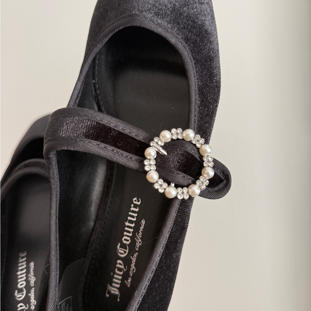 NWOB Juicy Couture ‘Bijoux’ Pearl Buckle Mary Jane - Picture 5 of 6